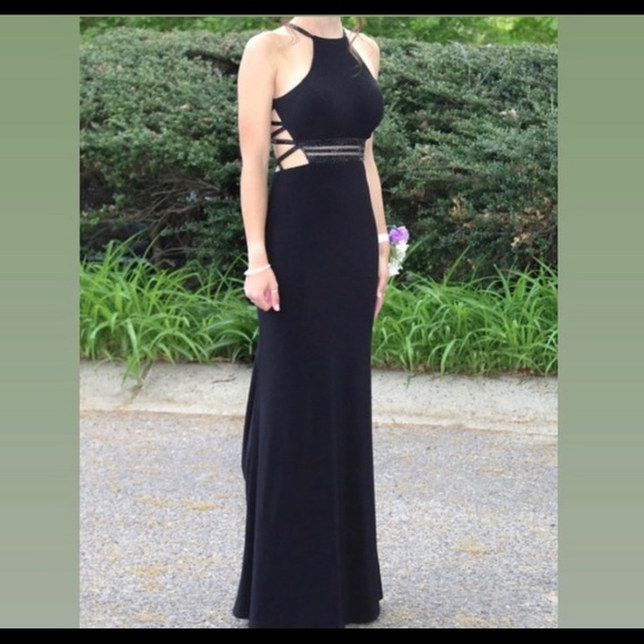 PROM DRESS FOR SALE. - Picture 2 of 3